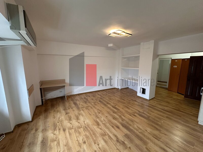 Spatiu birouri ultracentral 100 mp, balcon, mobilat partial, Nerva Traian
