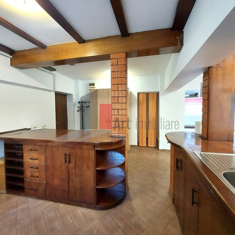 Spatiu birouri ultracentral 100 mp, balcon, mobilat partial, Nerva Traian